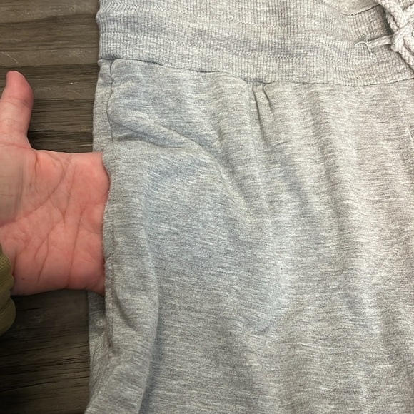 L SPACE NORTH SHORE JUMPER IN HEATHER GRAY SIZE LARGE - Picture 10 of 12